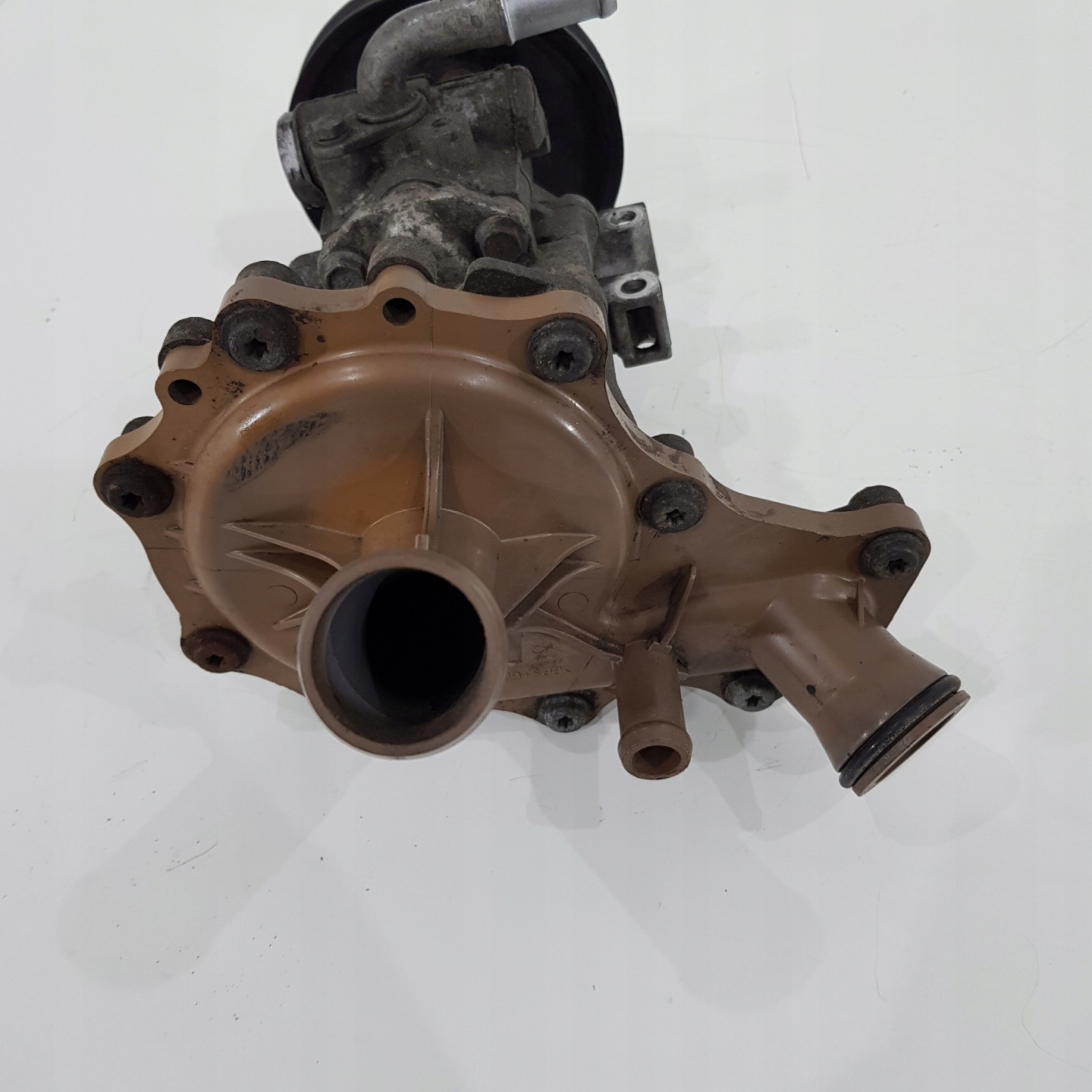 Pompa servosterzo d’acqua 2.2 HDI 6C1Q-8K500-AG