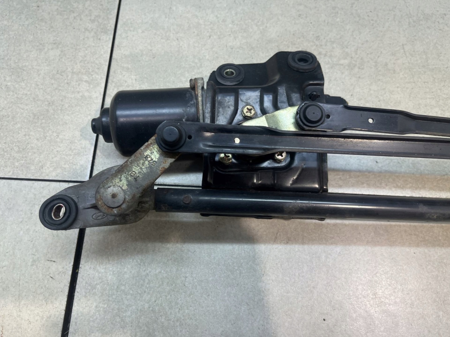 wiper mechanism front HYUNDAI GETZ 1.3 981001C100