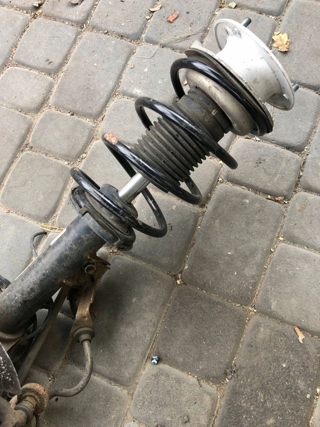 complete McPherson swing left front BMW E87 1.6B 6764443 310982