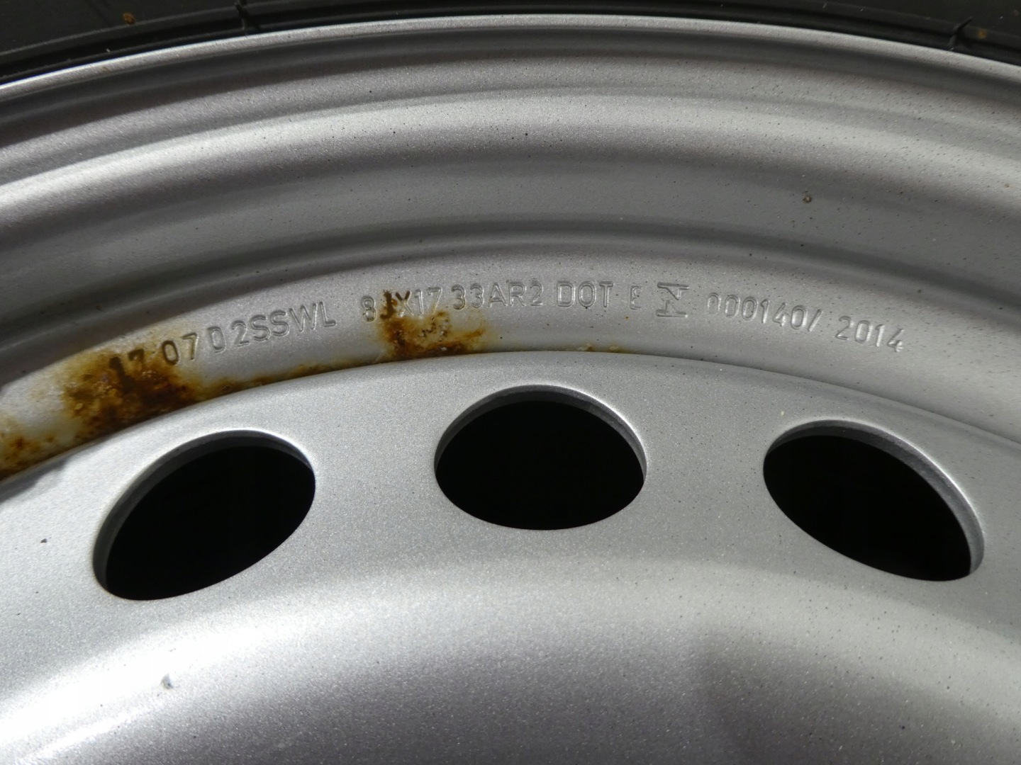 VW AMAROK disk ZAPAS BRIDGESTONE 17 2H001027H