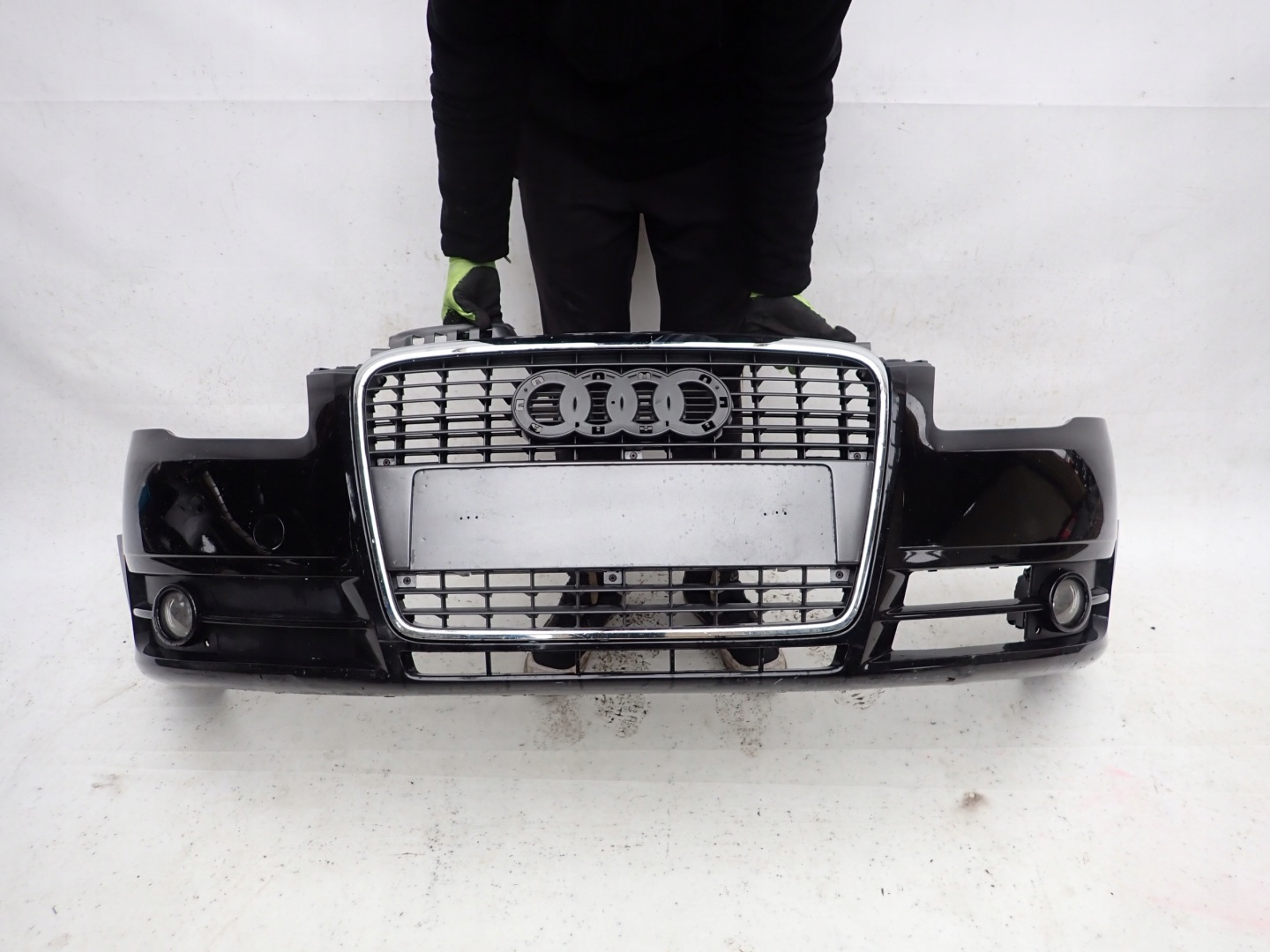 AUDI A4 B7 04-08 nárazník předek přední