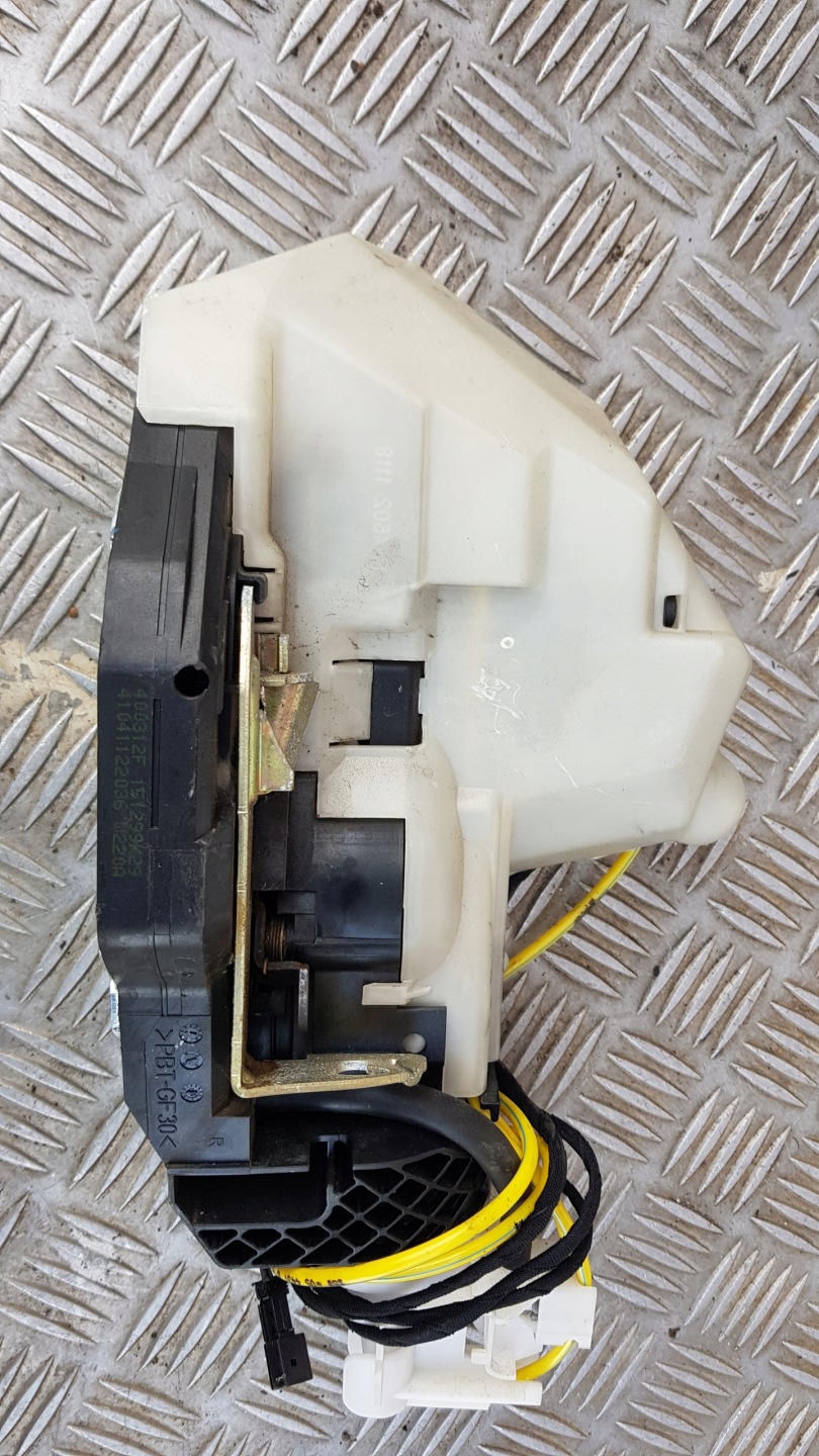 MERCEDES W220 lock right rear part EUROPA