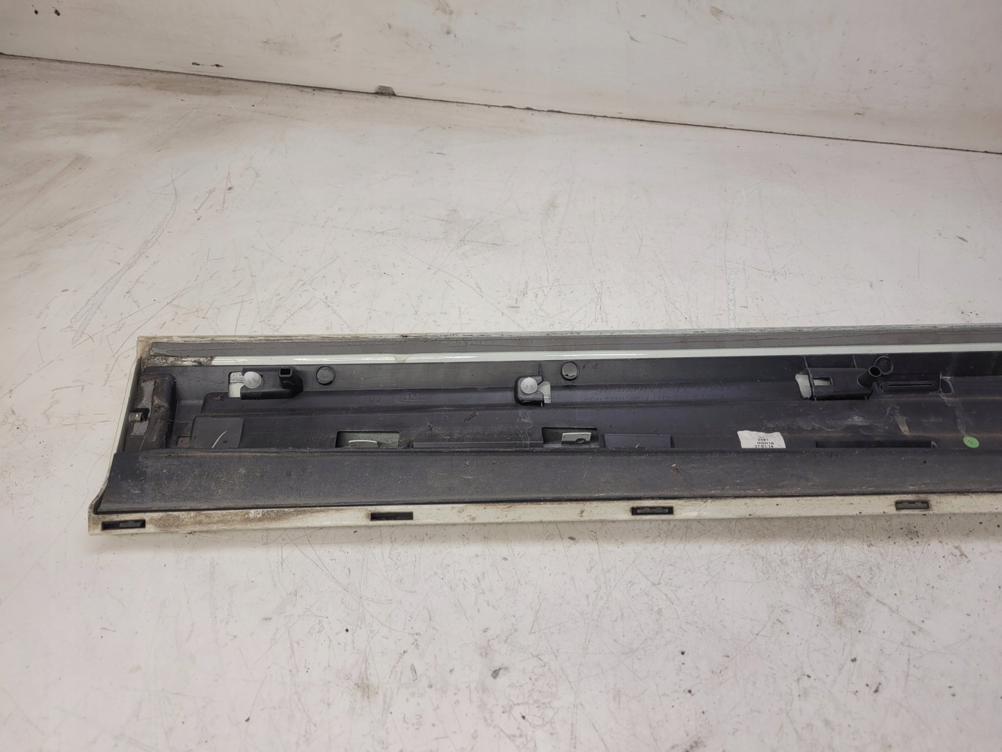 moulding door right front AUDI Q3 LY9K 8U0853960D