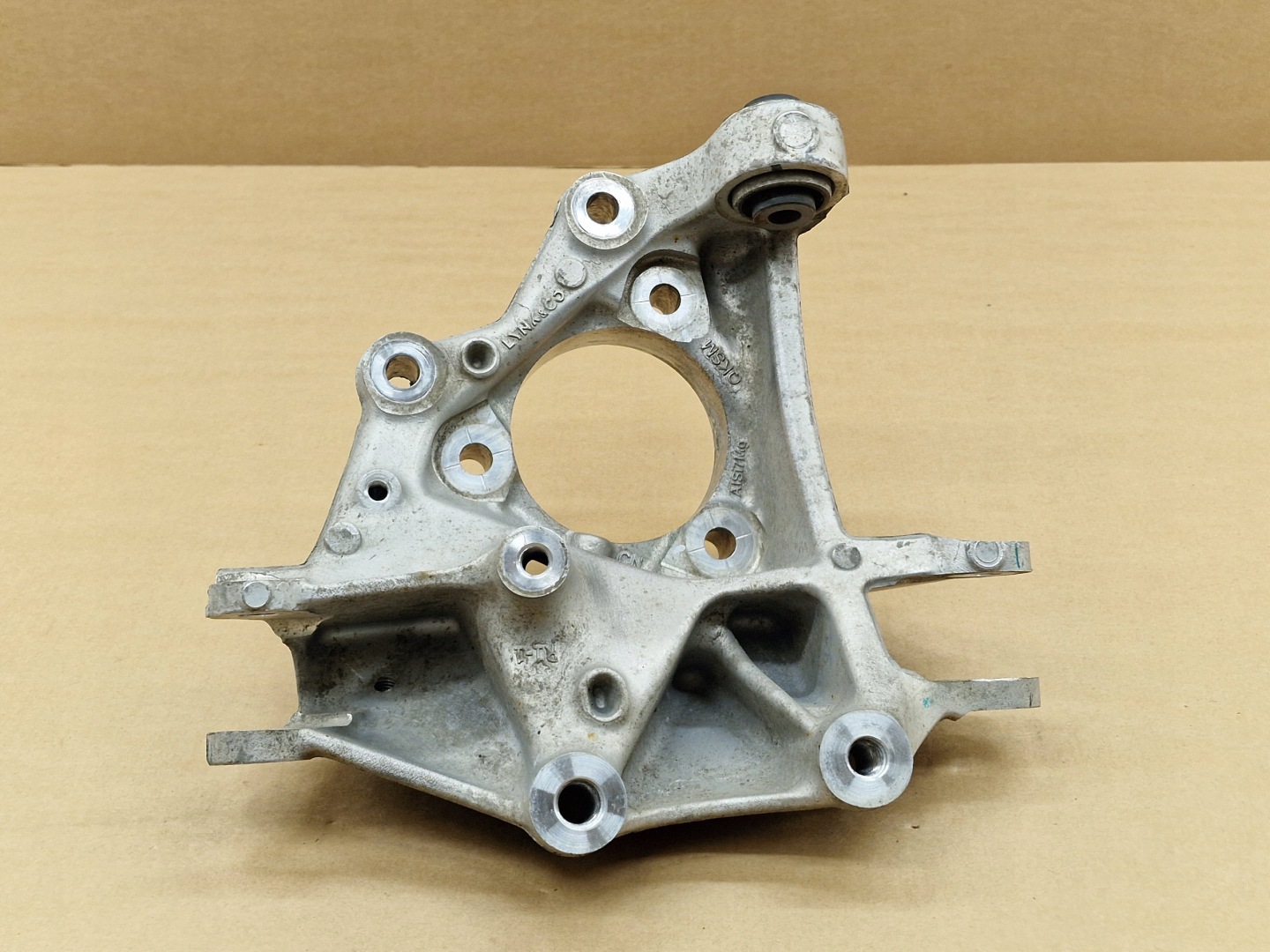 right swing LYNK & CO LYNK&CO