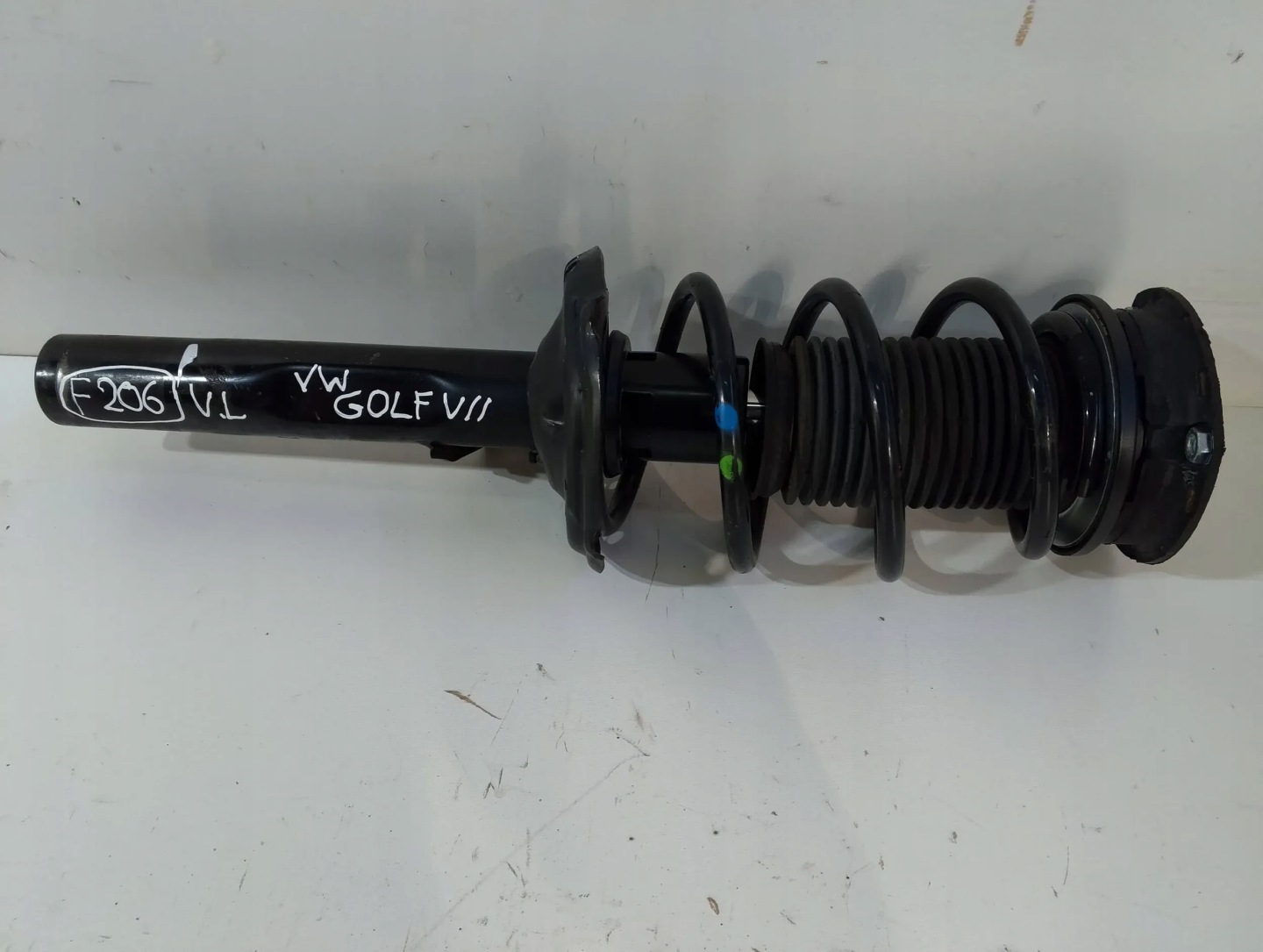 Volkswagen Golf VII shock absorber front left (F206)