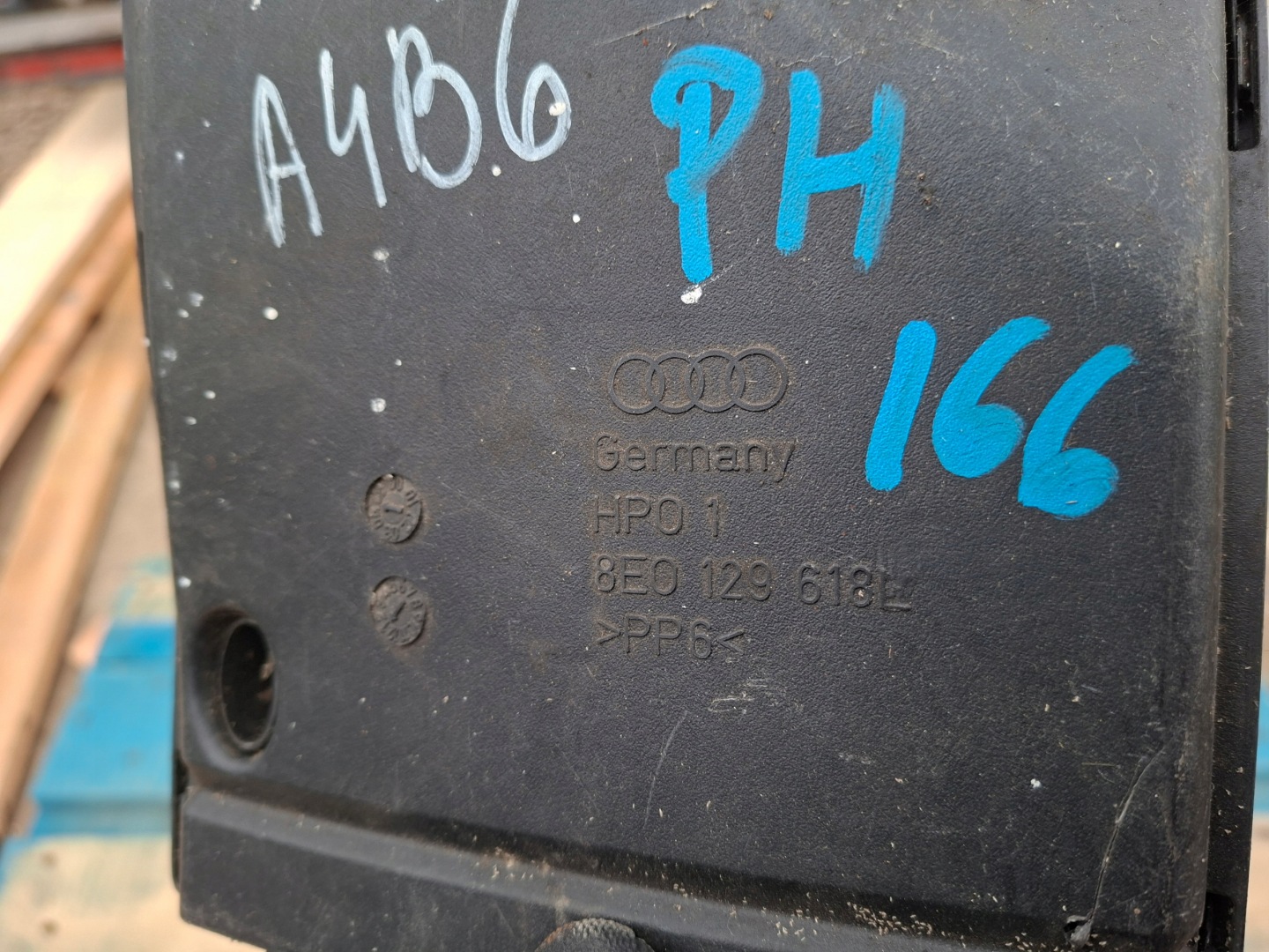 pipe air hose AUDI A4 B6 A4 B7 8E0129618L