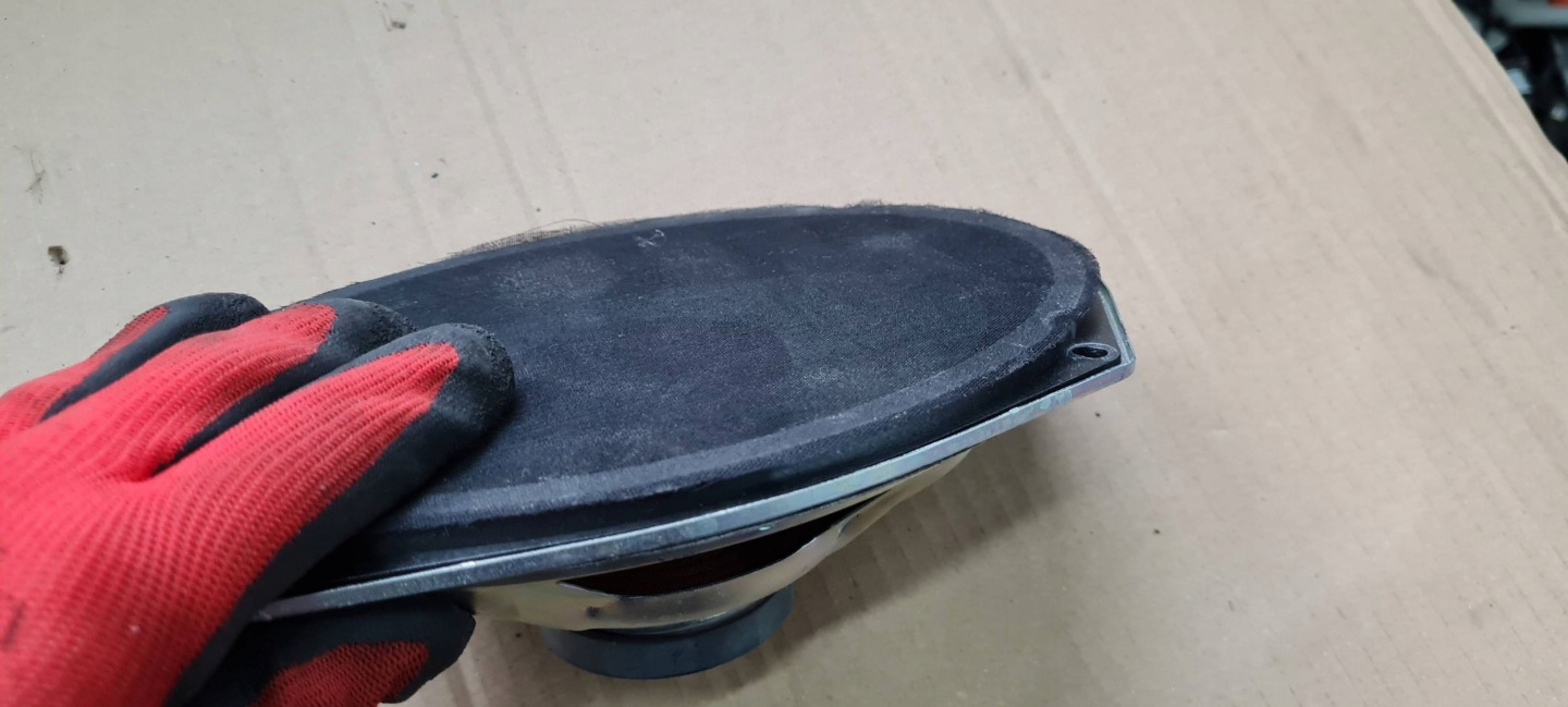 Chrysler Pacifica 2022 speaker door left right 05091019AB