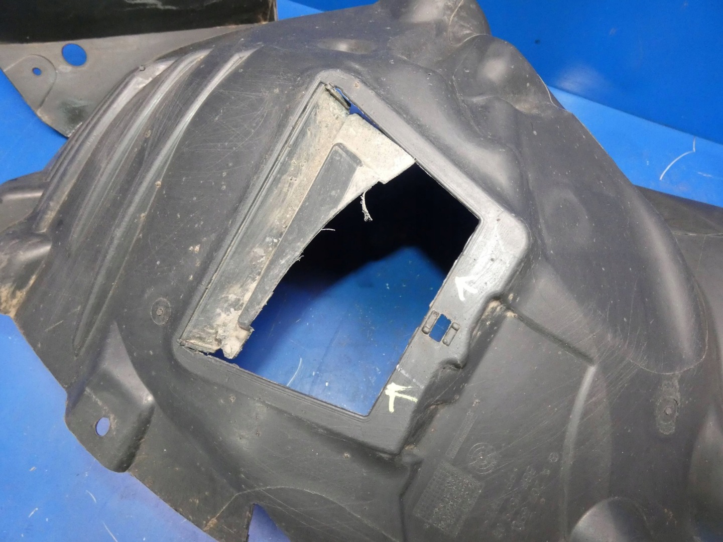 MERCEDES E KLASA W207 mudguard left left front front complete