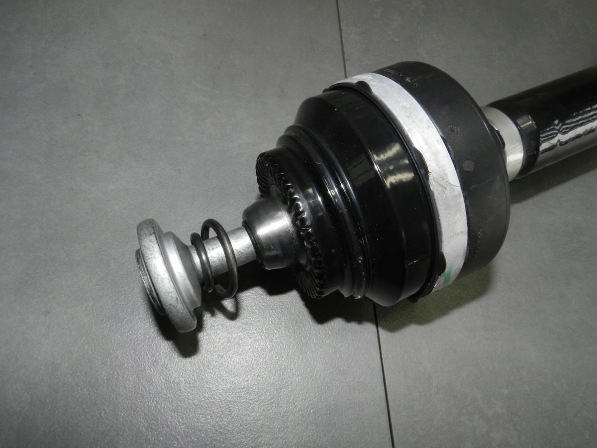 BMW M5 F90 semi-axis left rear part 7856937