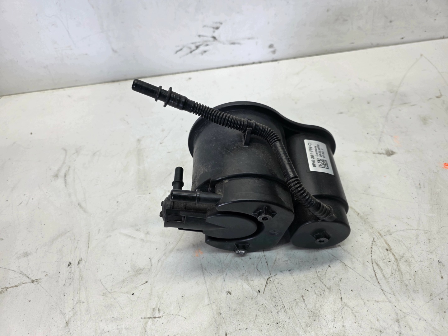 uhlíkový filtr AUDI A4 B9 A5 8W 8W0201799C
