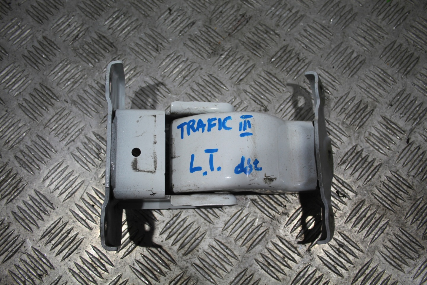 hinge door left rear part lower TRAFIC III 3