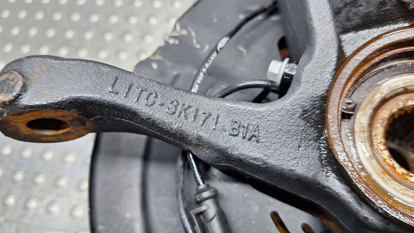 otoč čepu kotouč levý předek L1TC-3K171-B1A FORD PUMA MK2