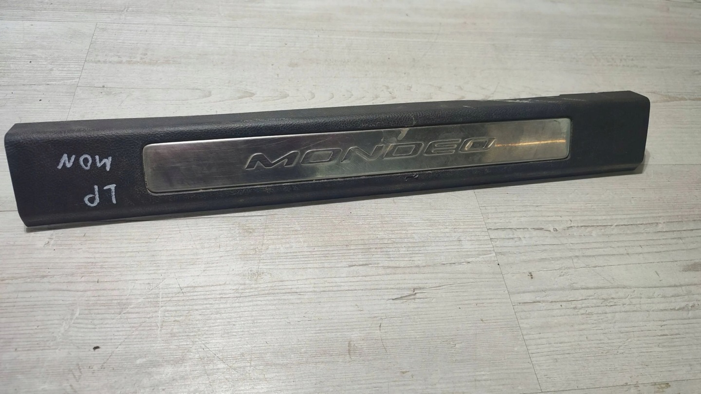 Ford Mondeo MK5 16r 2.0TDCi front side left moulding threshold cap