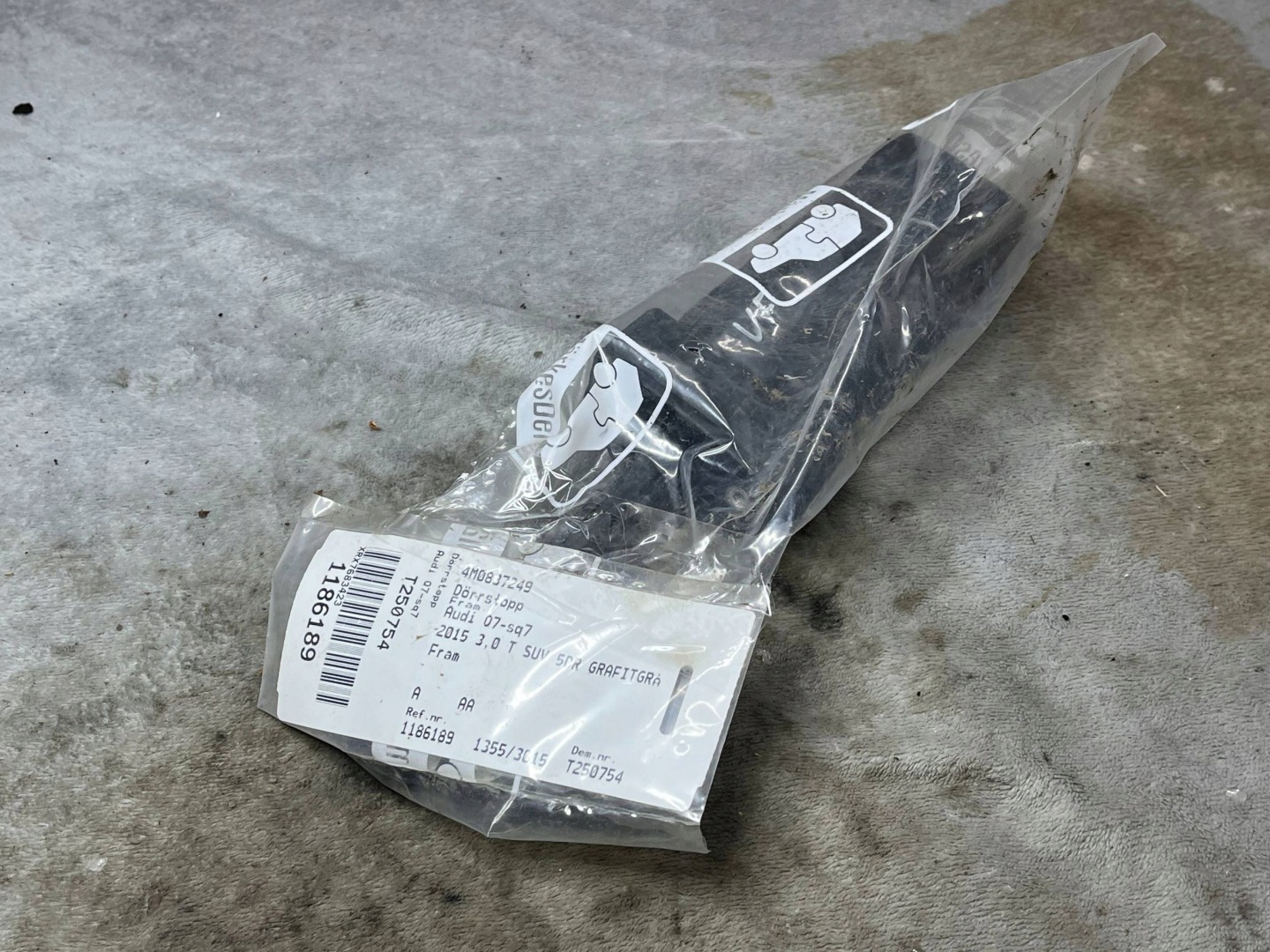 limiter door przednich Audi Q7 4M 4M0837249