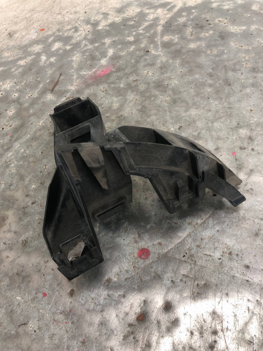 bumper bracket left rear part VW GOLF VII KOMBI 5G9807393A