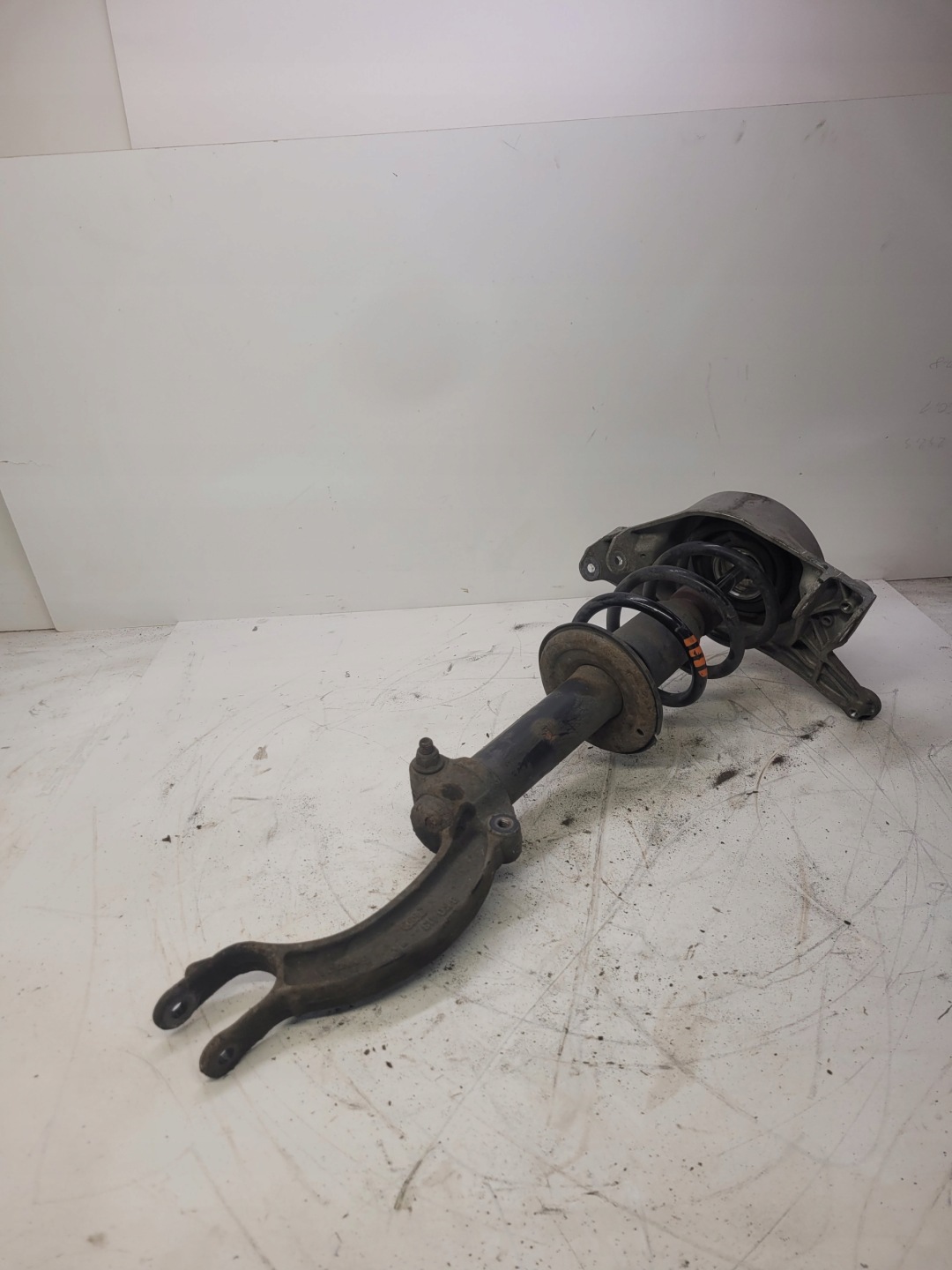 shock absorber left front AUDI A4 B8 A5 8K0413031AF
