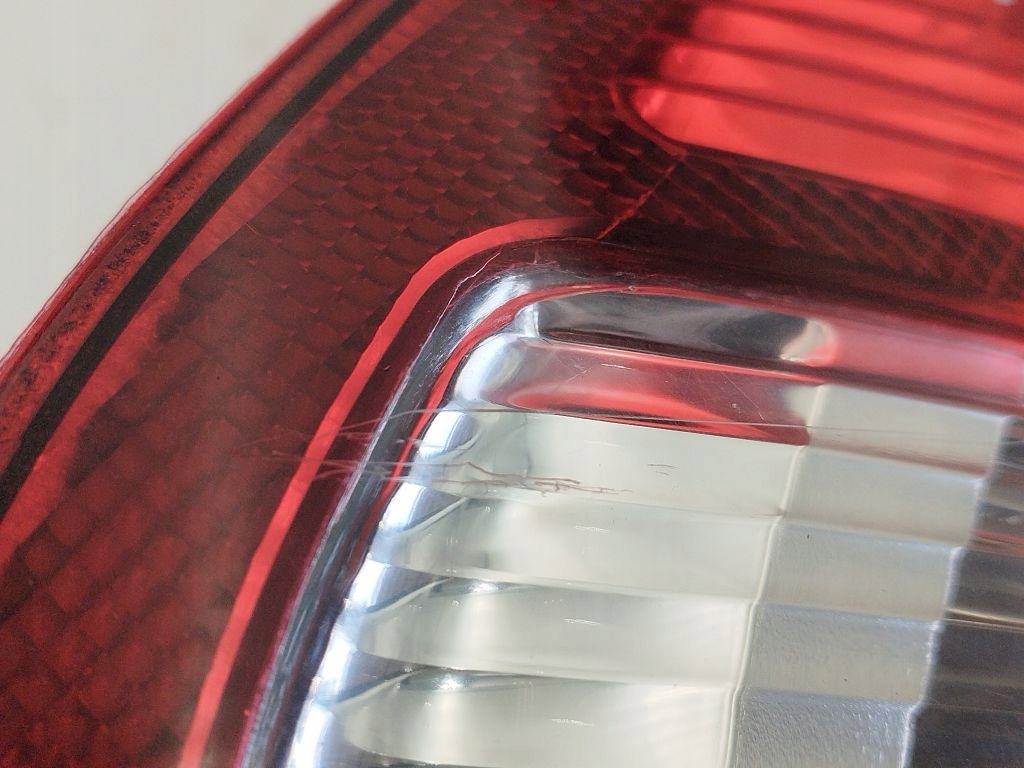 Renault Thalia és lift lámpa bal hátsó hátso