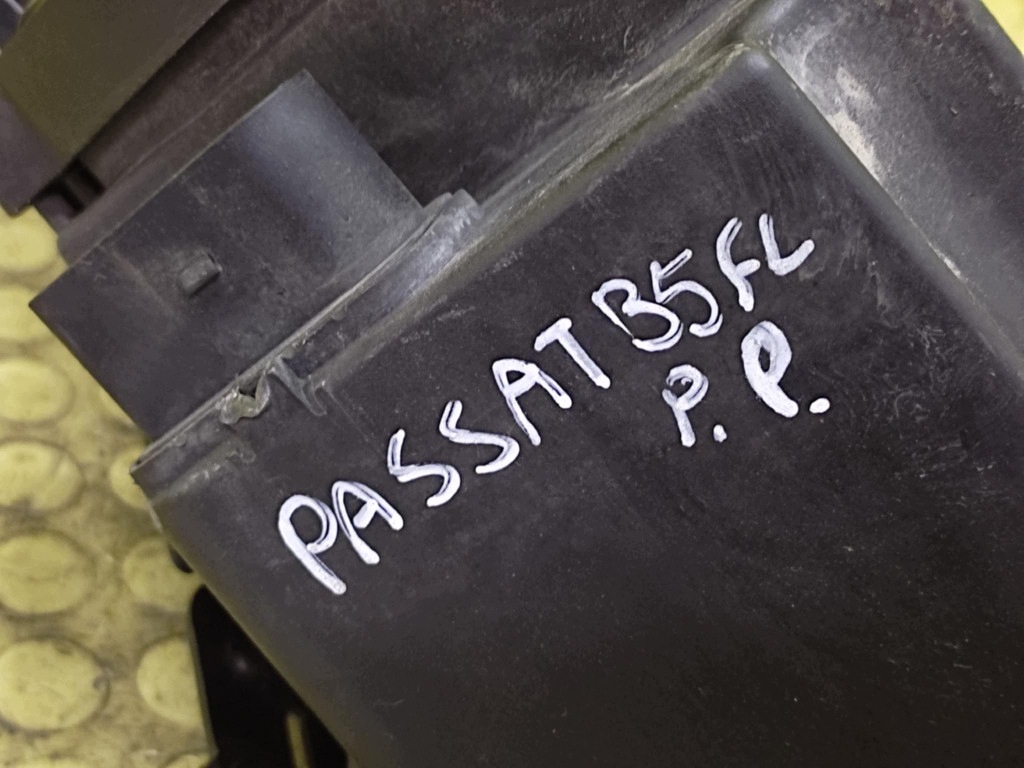 VW PASSAT B5 LIFT REFLEKTOR right 3B0941016AN
