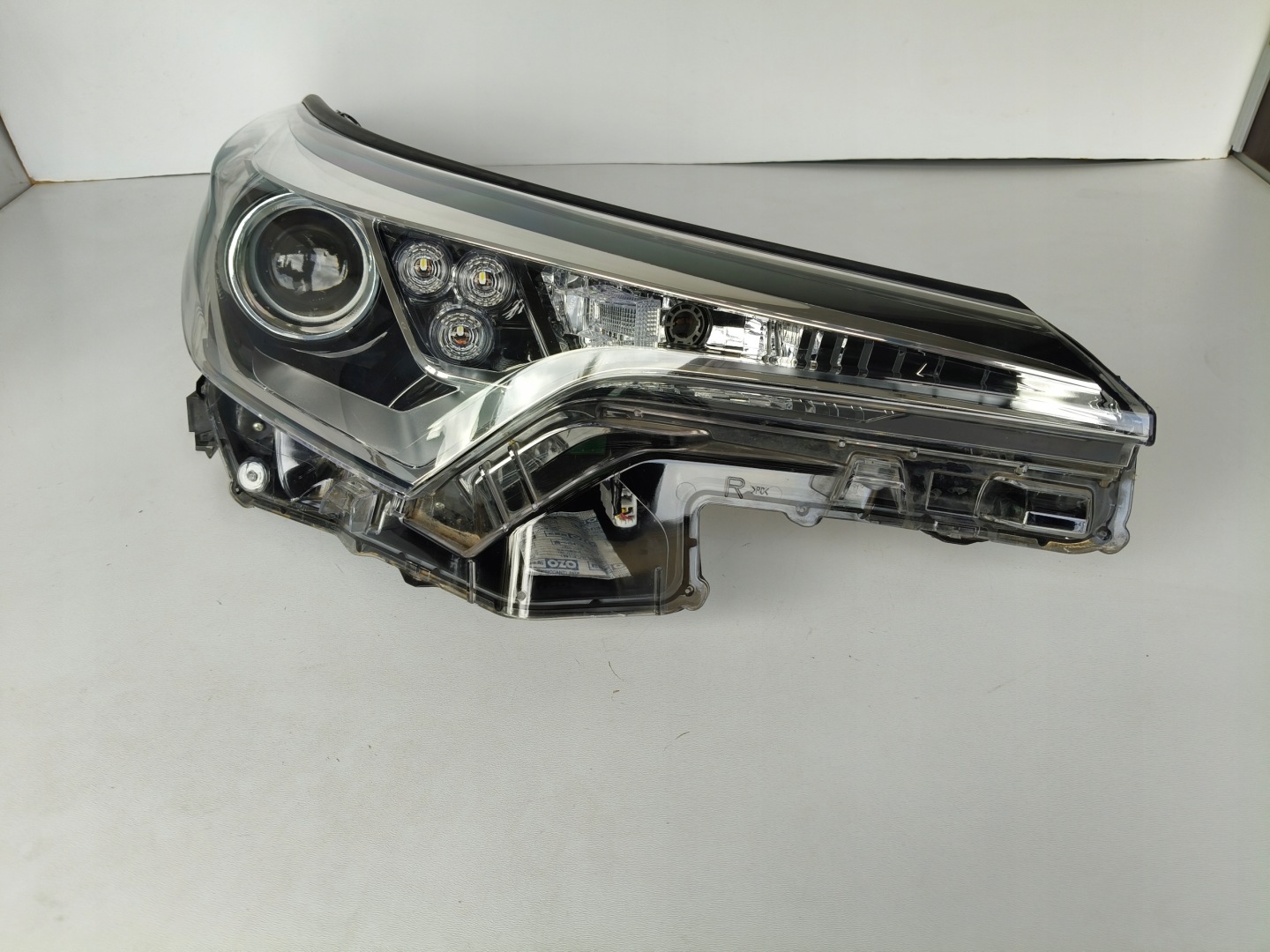 light right REFLEKTOR TOYOTA CHR 16- LED