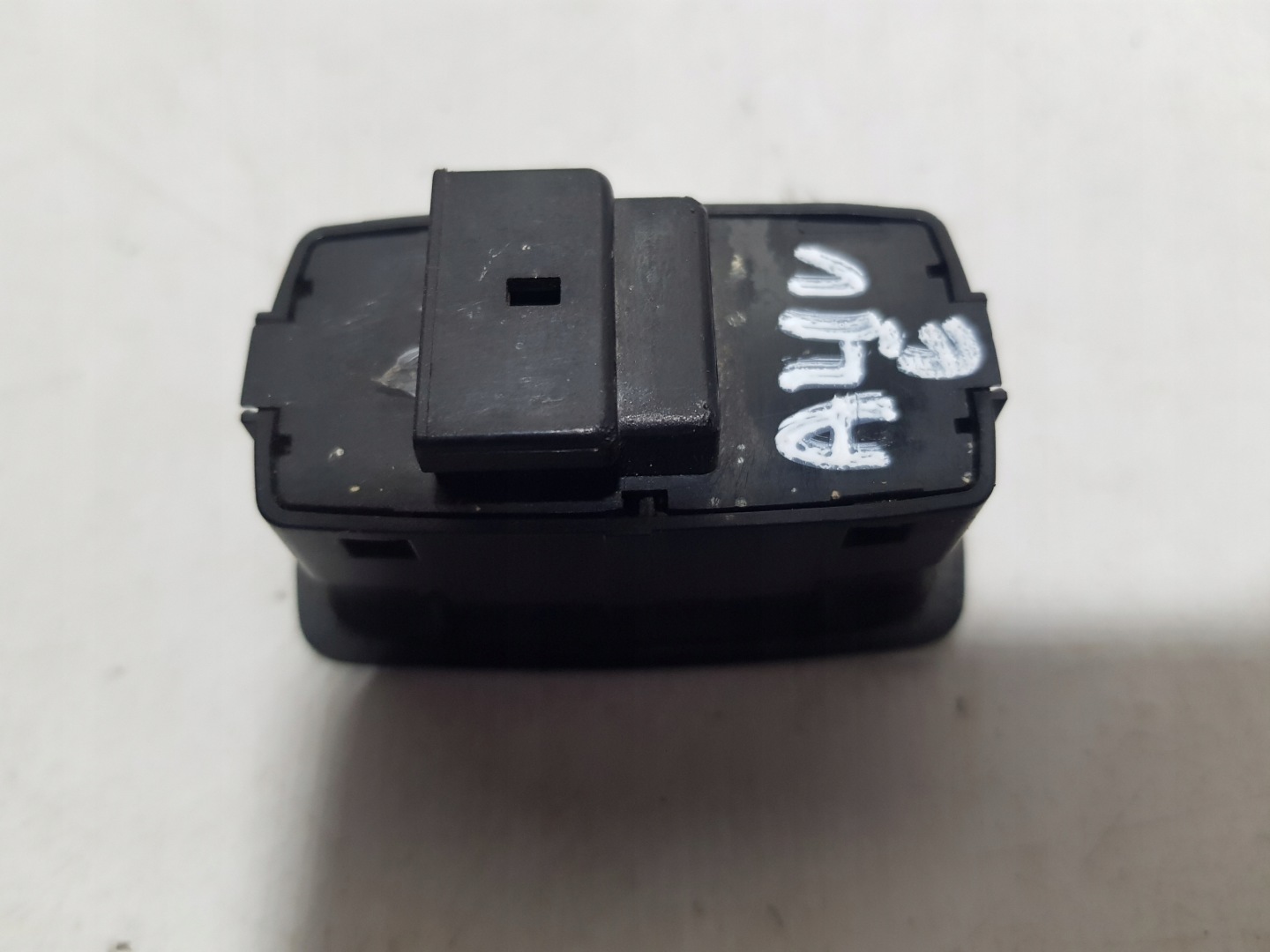 button DOMYKANIA bonnet PORSCHE CAYENNE II 7P5 7PP959832F