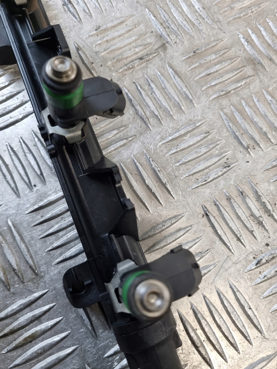 kraftstoffverteiler einspritzleiste VW POLO IV 1.2B