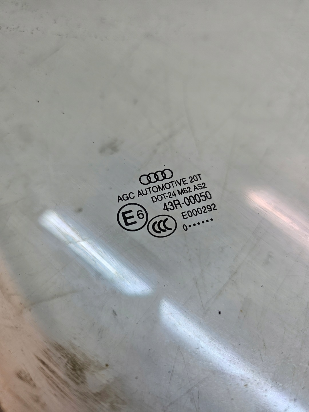 window side door right front AUDI Q5 8R 2010R