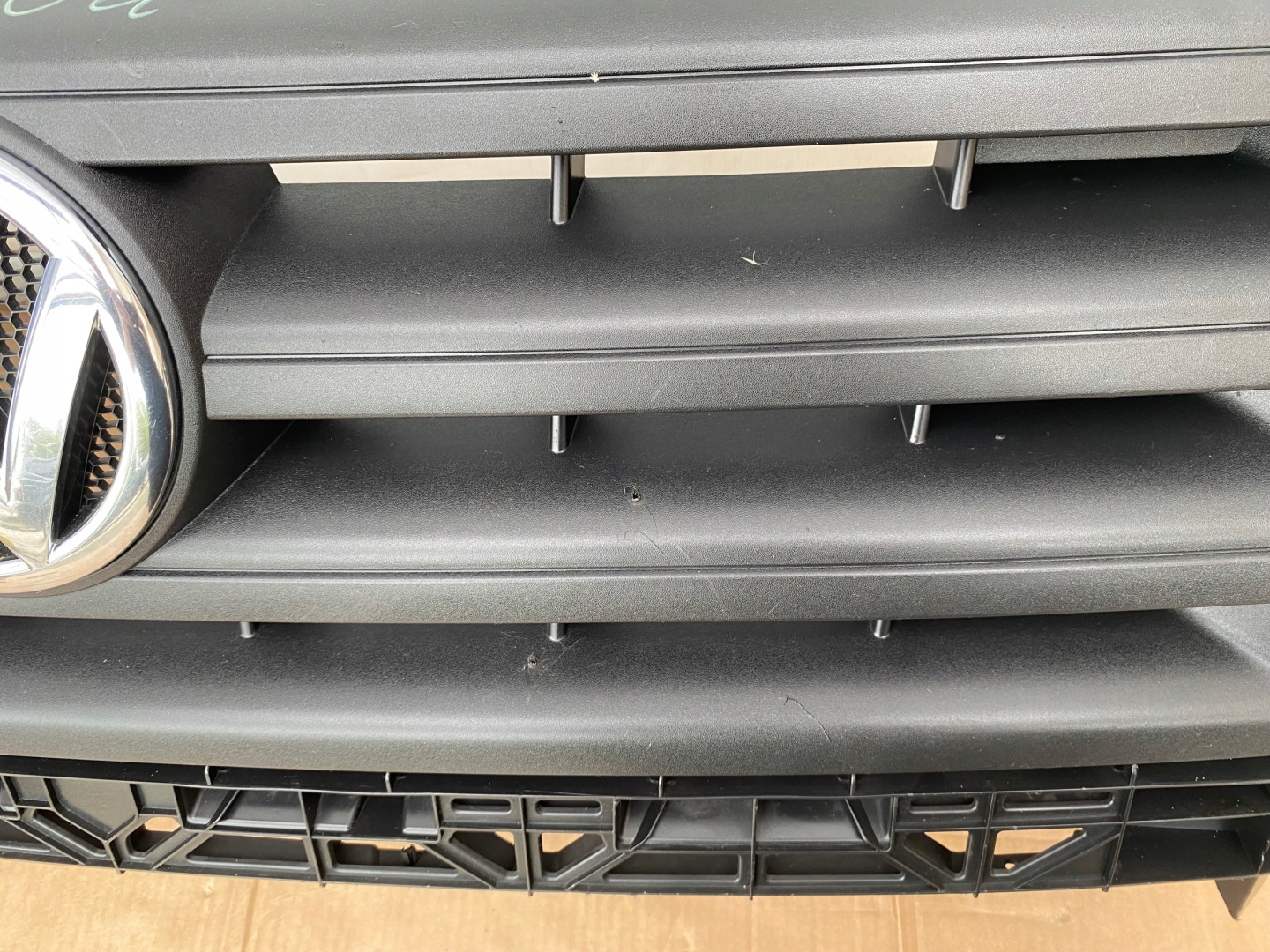 VW CRAFTER LIFT 2011- GRIGLIA EMBLEMAT CHROM Originale 2E0853653
