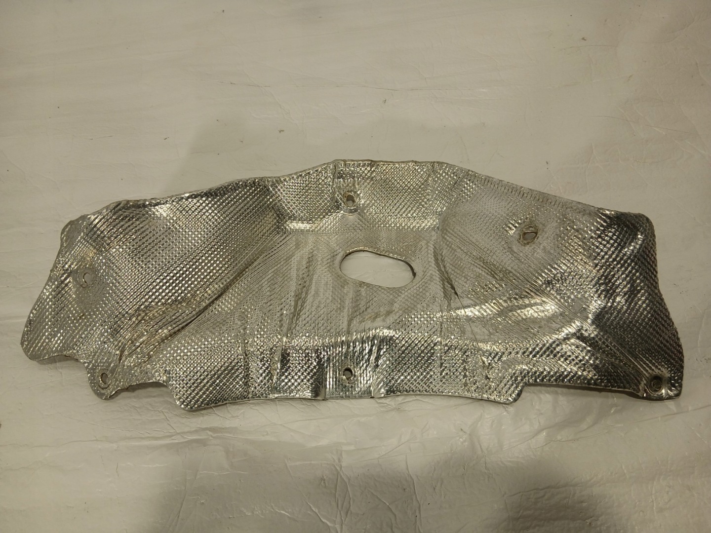 AUDI A4 B9 LIFT hangszigetelő fedél beltéri szigetelés 8W0863829G