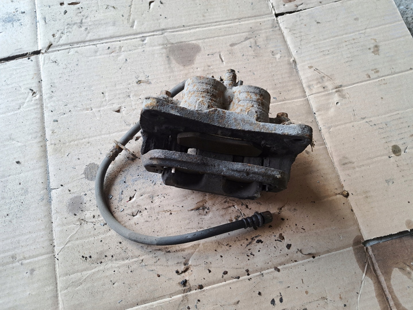 caliper brake right front SUBARU LEGACY IV 2.0 D 09 R.