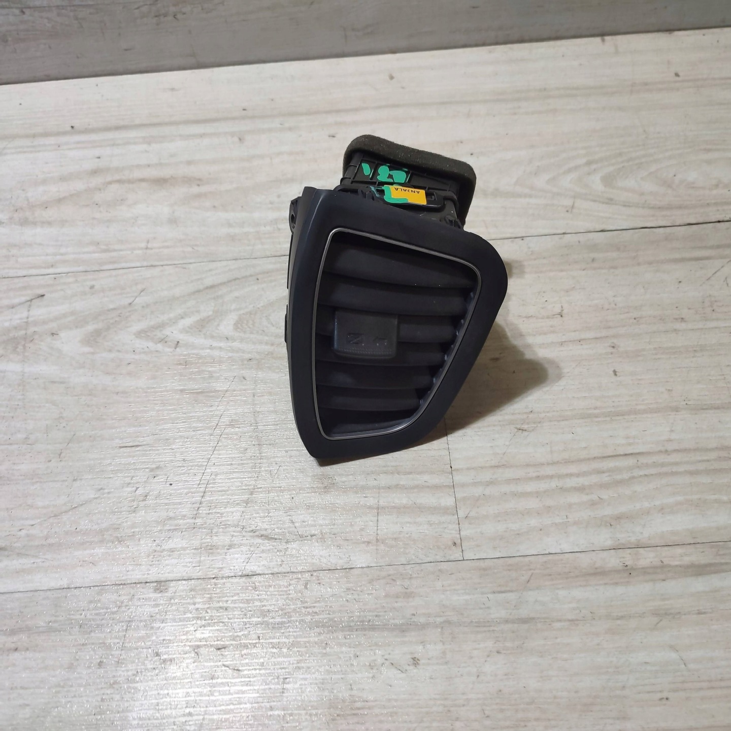 grid air conditioning devices side of the dashboard front side right Hyundai i20 (GB IB)