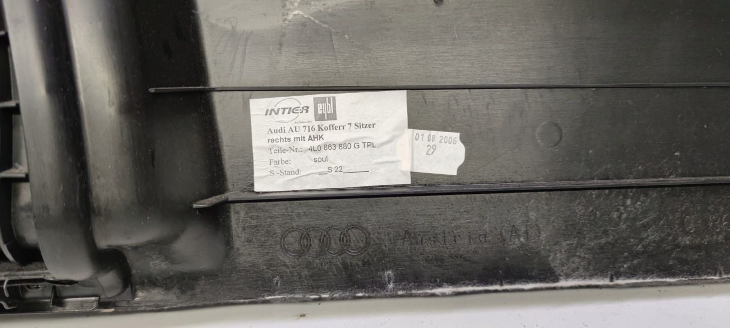 boot upholstery right AUDI Q7 4L 4L0863880G