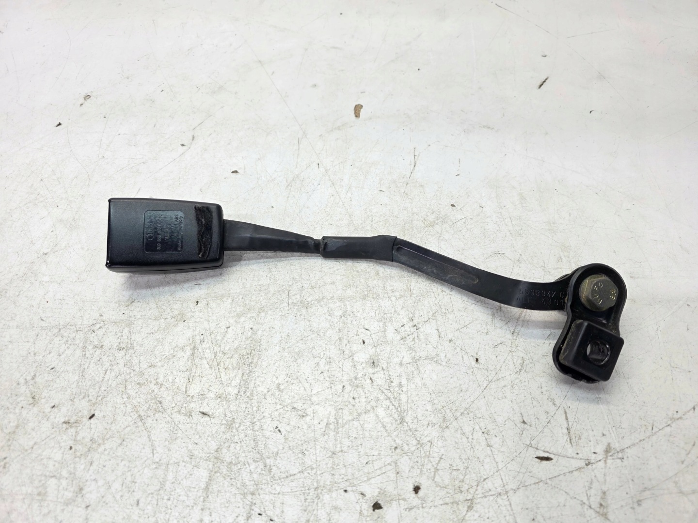 Fixation arbre ceintures sécurité de Sécurité Gauche AUDI A3 8L 8L0858675H
