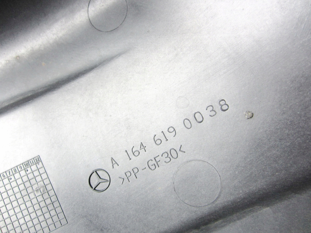 BLENDE ABDECKUNG KOMPRESORA ACHSTRÄGERS MERCEDES ML W164
