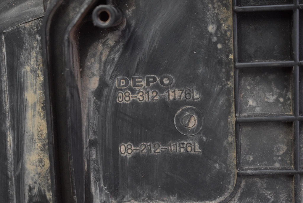 REFLEKTOR left light front EU TOYOTA RAV4 2 II 00-03