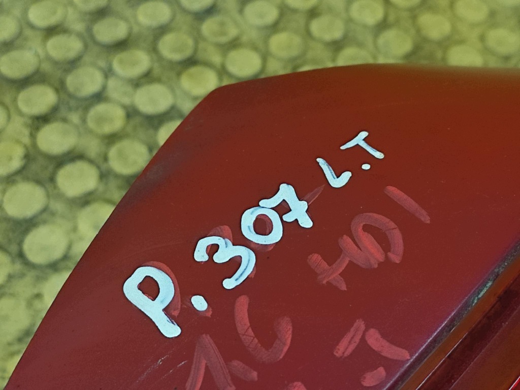 PEUGEOT 307 light left rear part