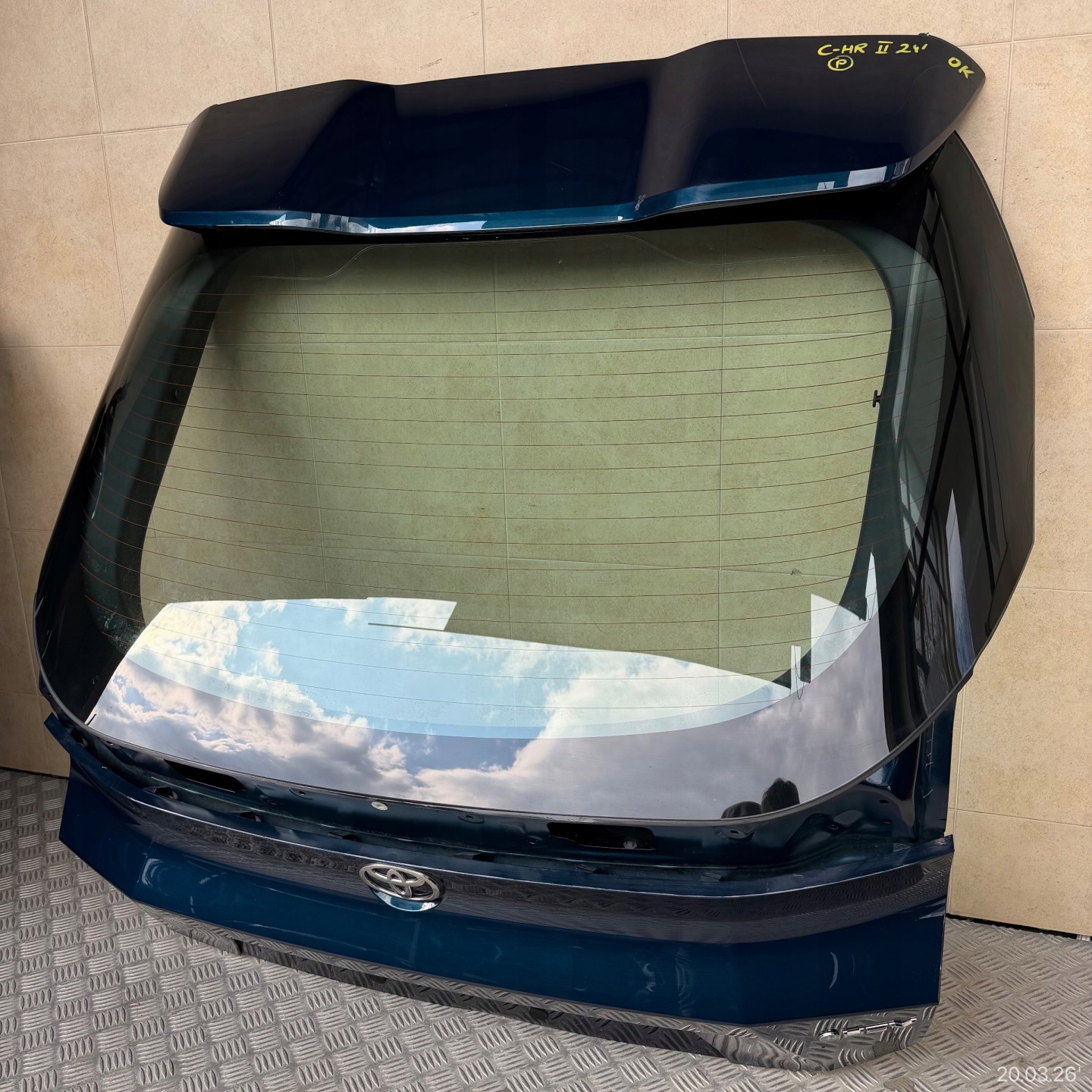 boot doors complete TOYOTA C-HR II 2024 ROK KAMERA