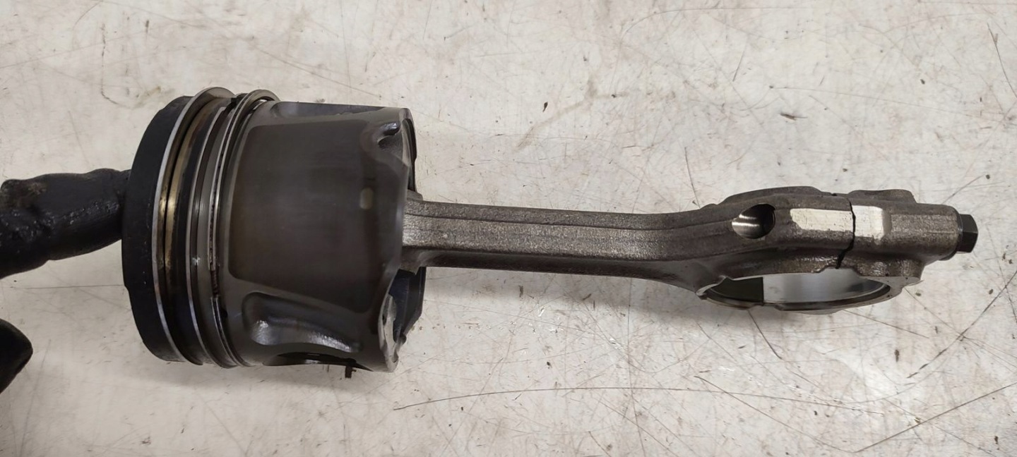 piston connecting rod Opel Zafira C 2,0 CDTI A20DTH