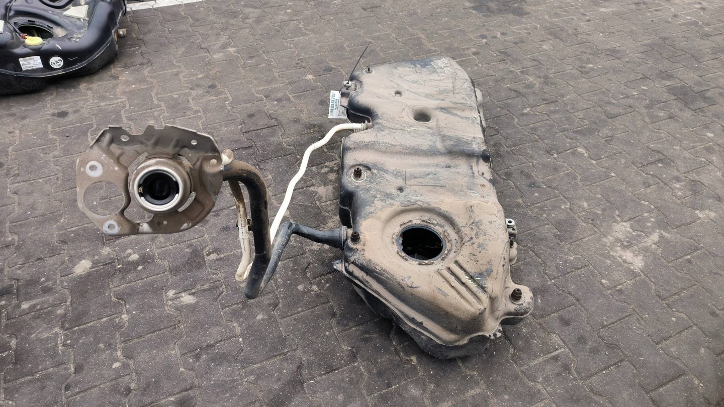 tank 80A201021 2.0 TDI AUDI Q5 II FY