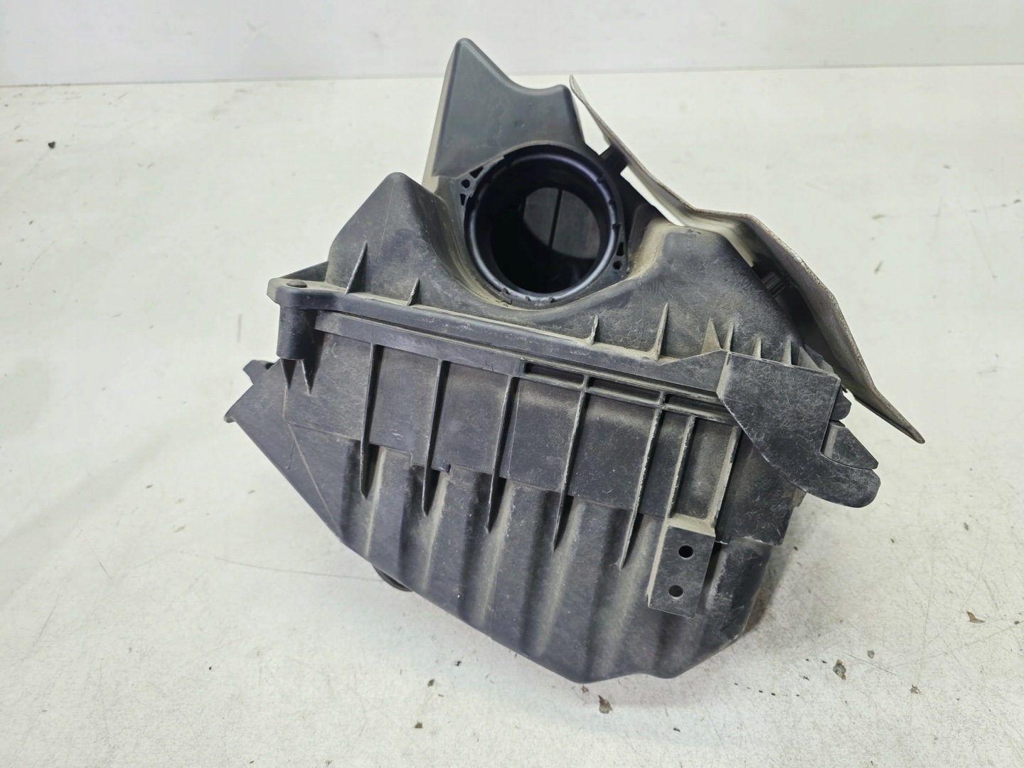 luftfiltergehäuse AUDI A4 B7 2.0 TFSI 03G133835A