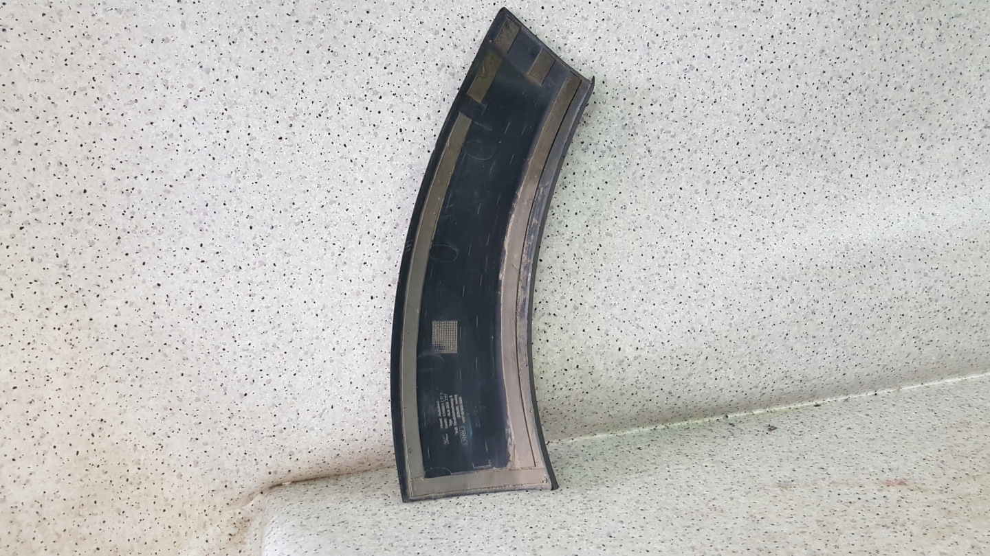 AUDI Q7 Q 7 4L left moulding ZDERZKA front 3377