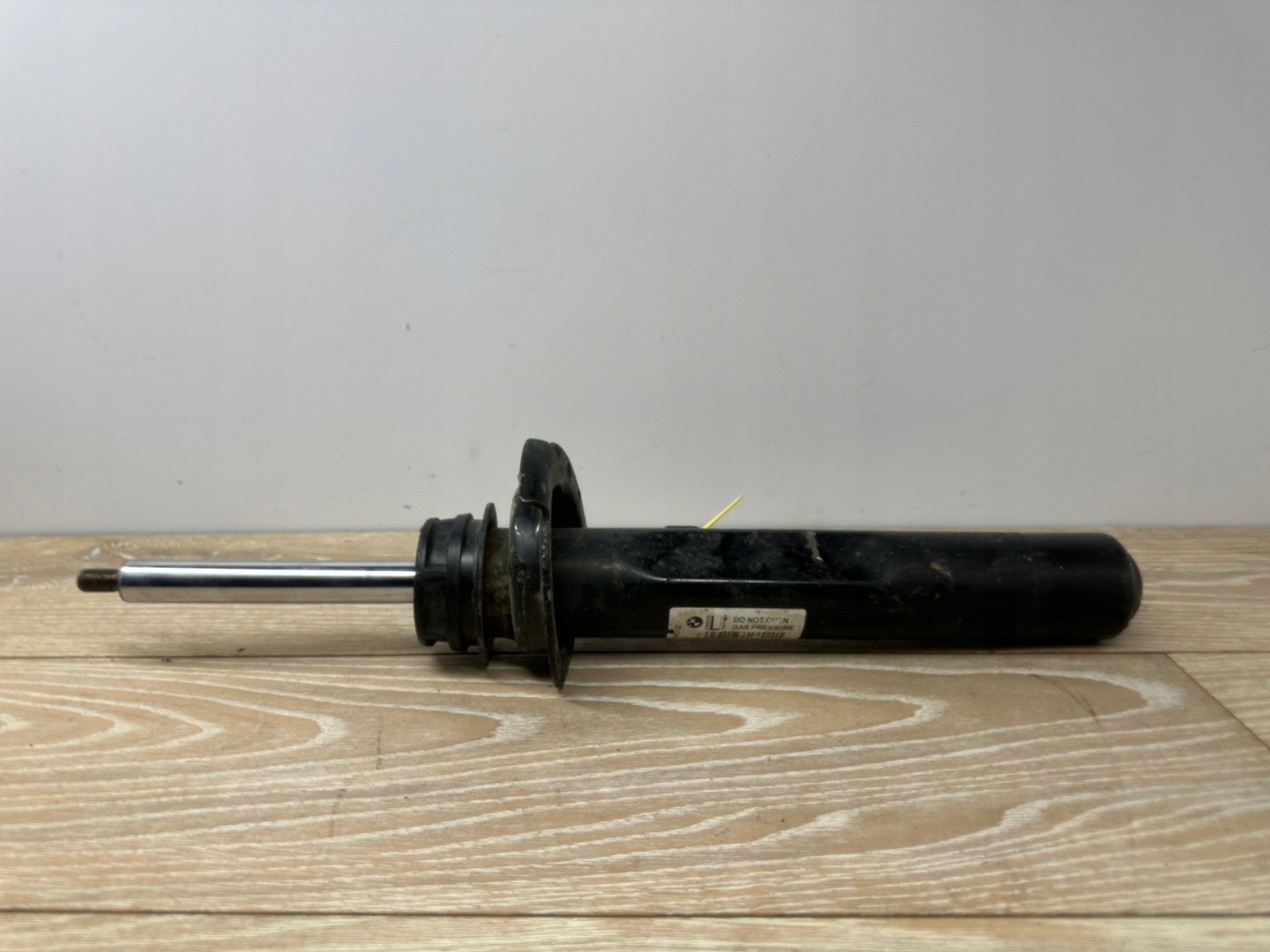 shock absorber left front front 2.0d BMW F45 F46 6874463