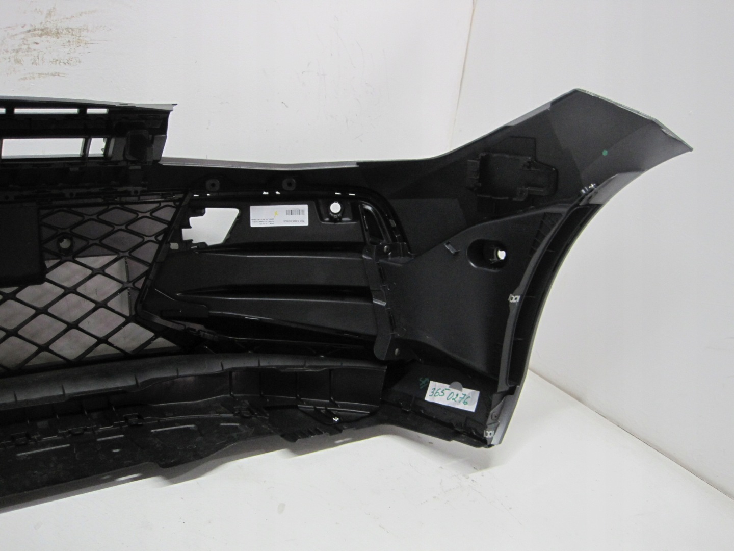bumper VW PASSAT B9 3J0 R-LINE LED below 6 PDC below RADAR front front
