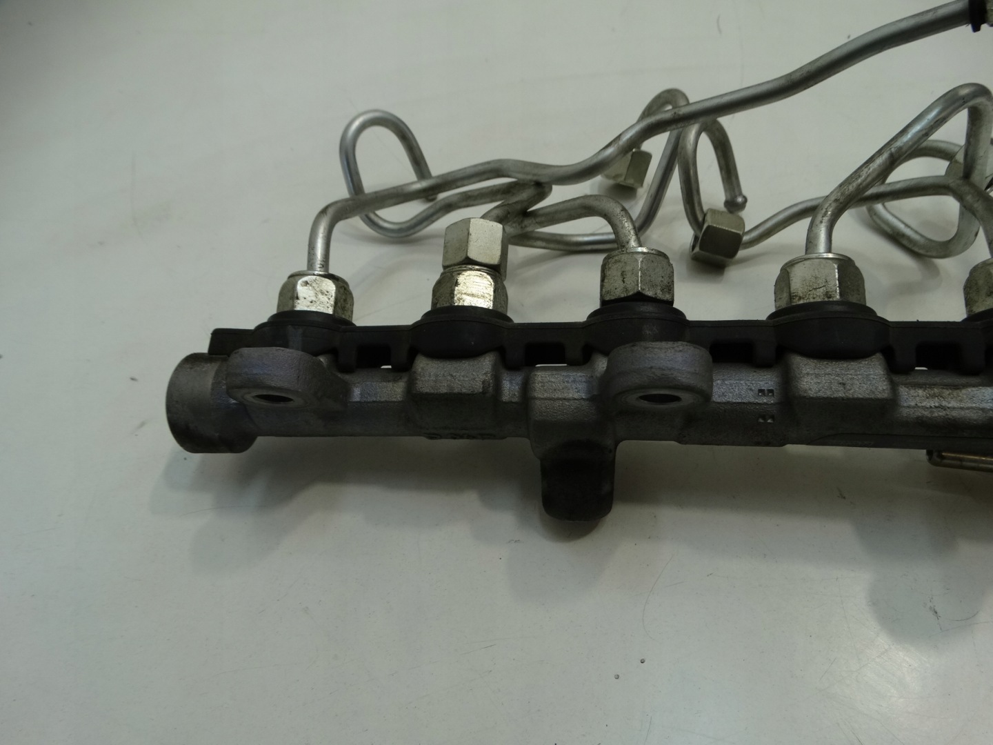 Rampe injection RENAULT SCENIC III 2.0 DCI BOSCH 8200947803