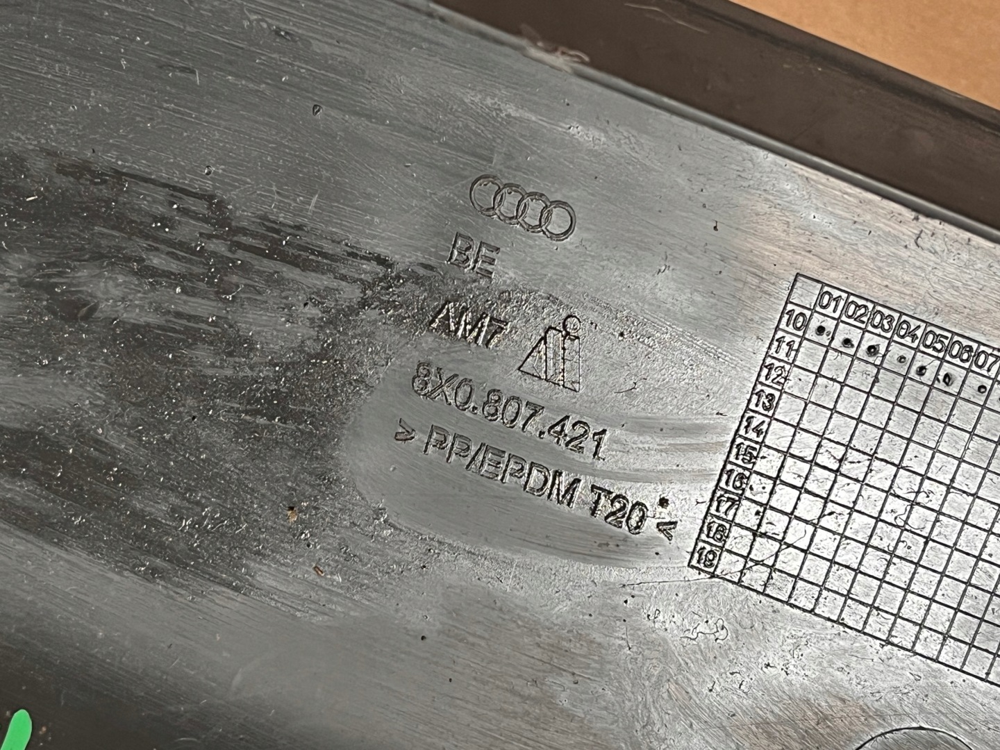AUDI A1 spoiler nárazníku záď 8X0807421