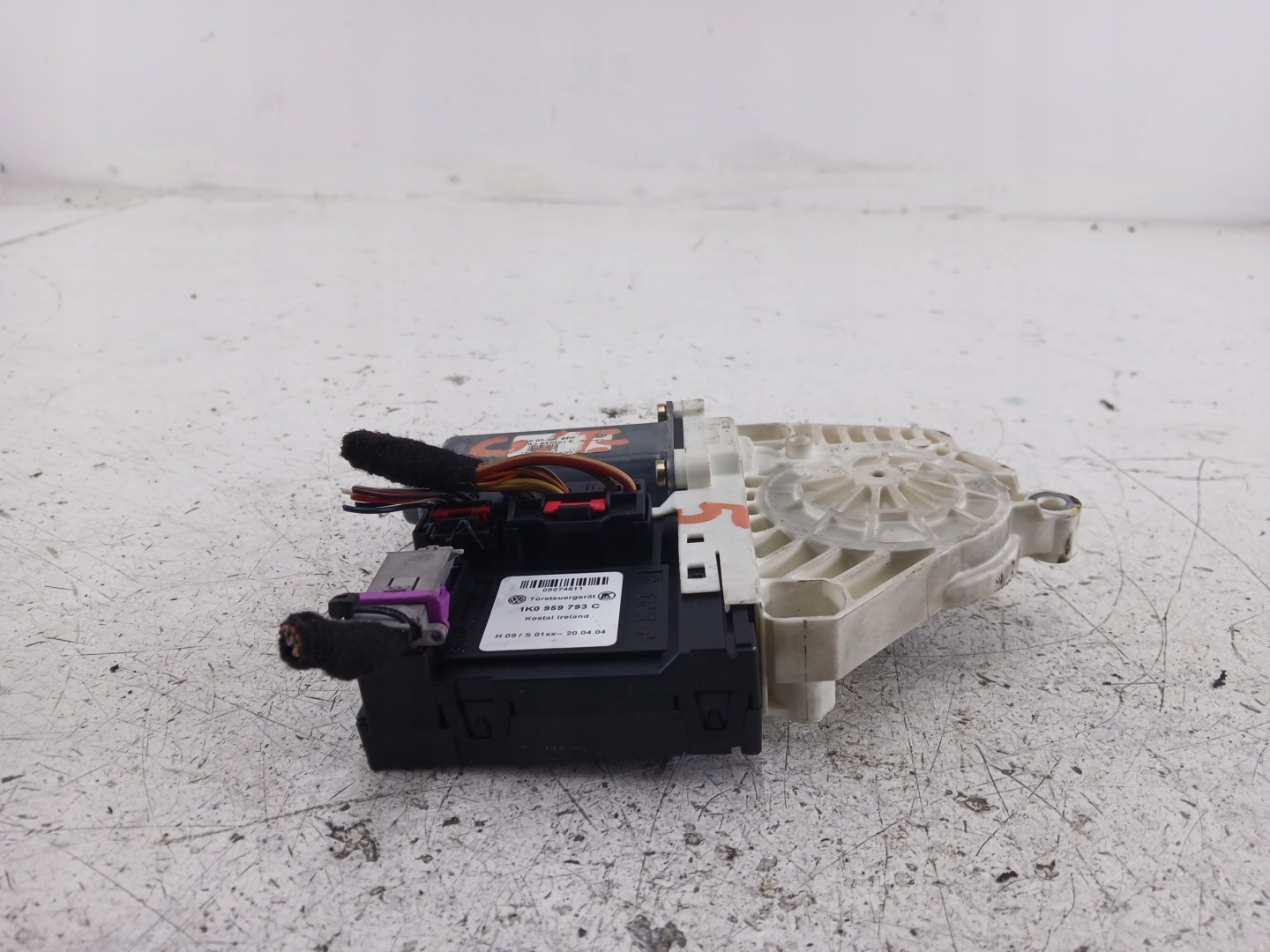 VW GOLF V mini motor windows left front 1K3837401E