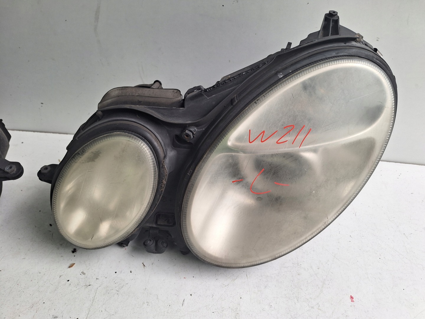 MERCEDES E-KLASA W211 02-06 light left XENON UK