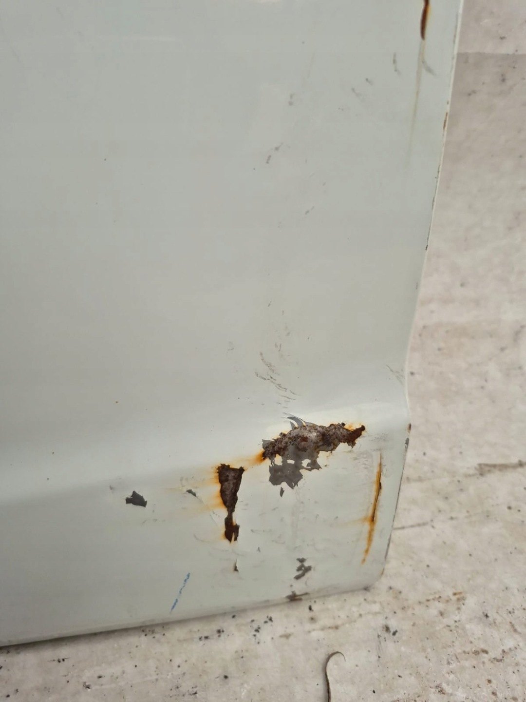 MITSUBISHI L200 V LIFT 19- trunk door boot BURTA