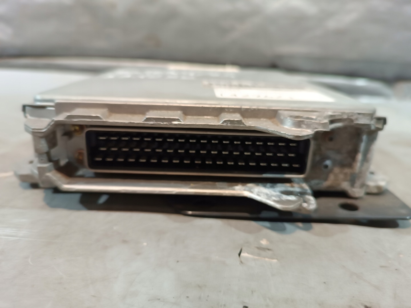 control unit SCANIA 0281001322 1383003 0 281 001 322
