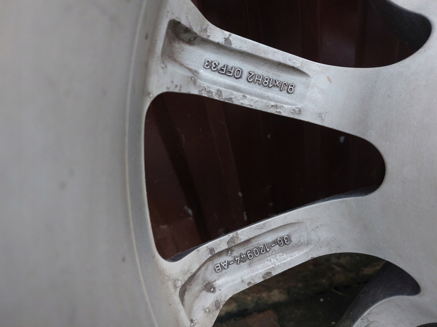 disk záď ASTON MARTIN VANTAGE DB9 18 CALI 36-120944-AB