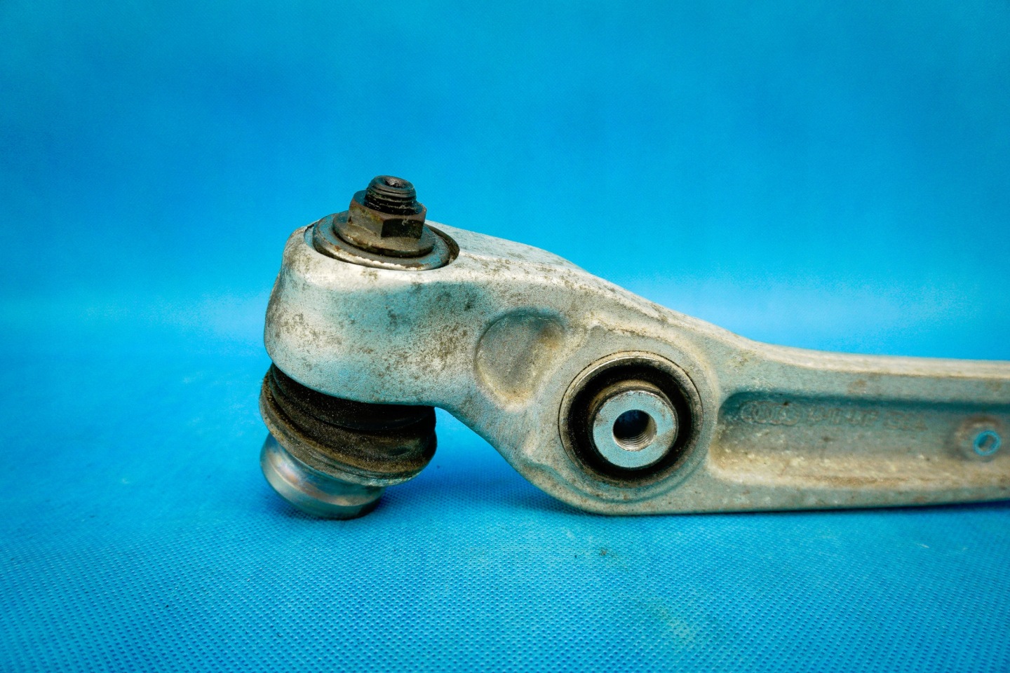 arm nosny front Audi A8 S8 4H 4H0407152B